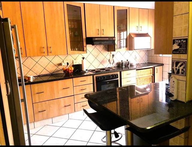 3 BEDROOM TOWNHOUSE FOR SALE IN THREE RIVERS